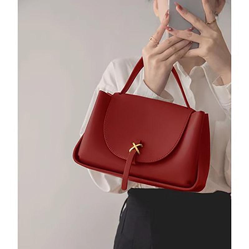 Легкая роскошная красная дизайнерская сумка через плечо Sense с кожаной текстурой, женская свадебная сумка для невесты, новая высококачественная сумка большой емкости (20cm<Max Length<30cm)
Легкая роскошная красная дизайнерская сумка через плечо Sense с кожаной текстурой, женская свадебная сумка для невесты, новая высококачественная сумка большой емкости (20cm<Max Length<30cm)