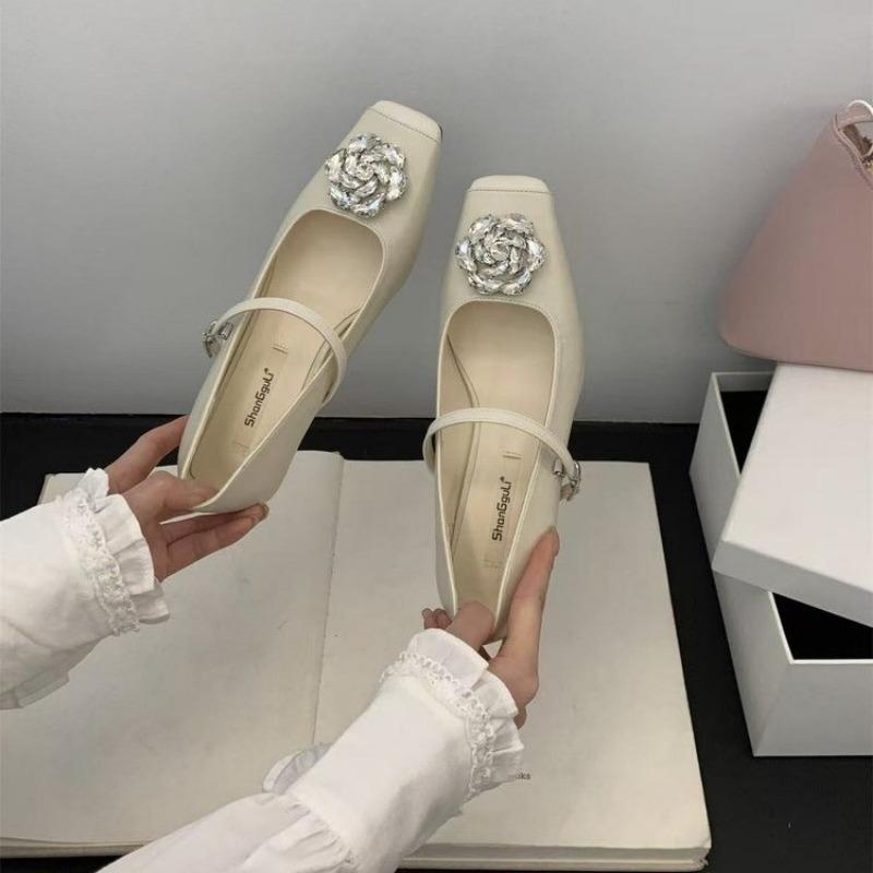 Мода 2025 Весна Дизайнерские Хрустальные Женские Туфли Модные Неглубокие Балетки Лаконичная Уличная Обувь на Мягкой Подошве 35 бежевый
Мода 2025 Весна Дизайнерские Хрустальные Женские Туфли Модные Неглубокие Балетки Лаконичная Уличная Обувь на Мягкой Подошве 35 бежевый