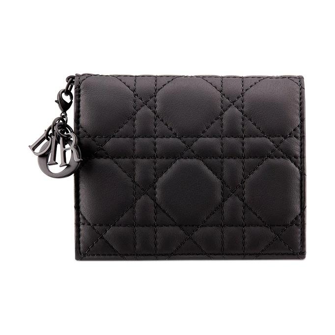 Dior Lady Cannage Leather Mini Wallet Women Wallet Matte-Black S0178SLOI-M989 Gift Set(Basic Set+Box+Shopping Bag)
Dior Lady Cannage Leather Mini Wallet Women Wallet Matte-Black S0178SLOI-M989 Gift Set(Basic Set+Box+Shopping Bag)