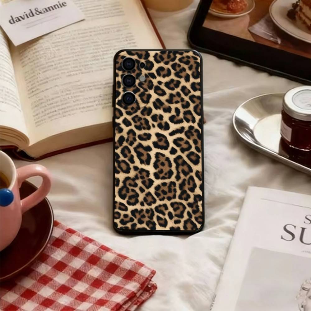 Animal print Phone Case For Samsung S25,S24,S21,S22,S23,S30,Ultra,S20,Plus,Fe,Soft Black Cover Samsung S25Plus
Animal print Phone Case For Samsung S25,S24,S21,S22,S23,S30,Ultra,S20,Plus,Fe,Soft Black Cover Samsung S25Plus