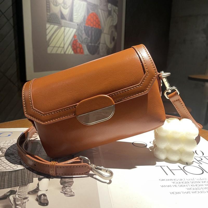 Real Leather Women s Bag Fashionable Versatile Top Layer Vegetable Tanned Cowhide Small Square Retro Trend Single Shoulder Crossbody 320
Real Leather Women s Bag Fashionable Versatile Top Layer Vegetable Tanned Cowhide Small Square Retro Trend Single Shoulder Crossbody 320