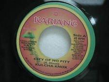 7inch Record KULCHA KNOX - City Of No Pity NONE Kariang Records 1997 Jamaica Reggae, Ska & Dub Used
7inch Record KULCHA KNOX - City Of No Pity NONE Kariang Records 1997 Jamaica Reggae, Ska & Dub Used