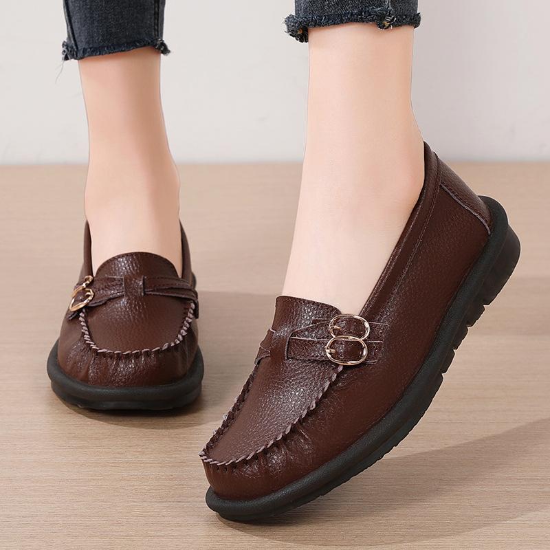 Spring and Autumn women s large-size leather one-pedal casual flat-soled Doudou shoes versatile soft-soled comfortable mother shoes 35 чорний
Spring and Autumn women s large-size leather one-pedal casual flat-soled Doudou shoes versatile soft-soled comfortable mother shoes 35 чорний
