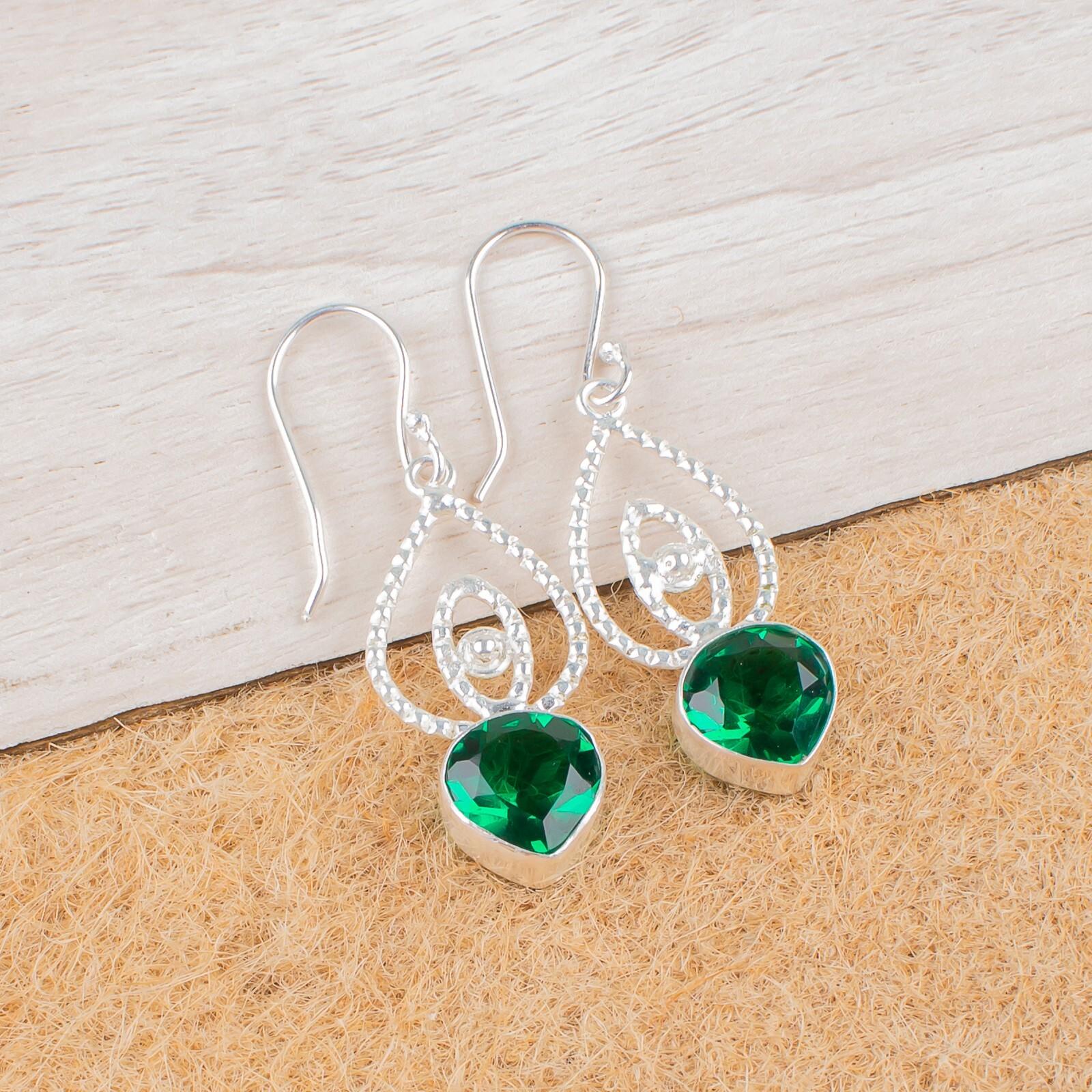 Chrome Diopside Gemstone 925 Sterling Silver Jewelry Handcrafted Earrings 2.00 EE-32-4
Chrome Diopside Gemstone 925 Sterling Silver Jewelry Handcrafted Earrings 2.00 EE-32-4