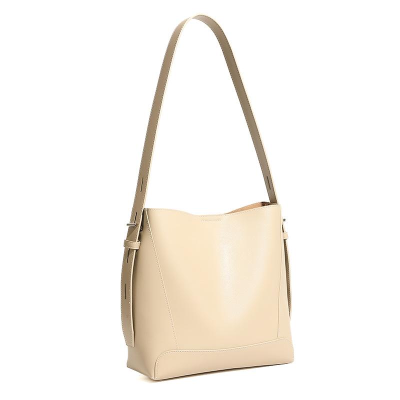 Winter Leather Women S Bag High-End Solid Color Bucket Bag Tote Large-Capacity Commuter Tote Shoulder Messenger Bag 25*11*26
Winter Leather Women S Bag High-End Solid Color Bucket Bag Tote Large-Capacity Commuter Tote Shoulder Messenger Bag 25*11*26