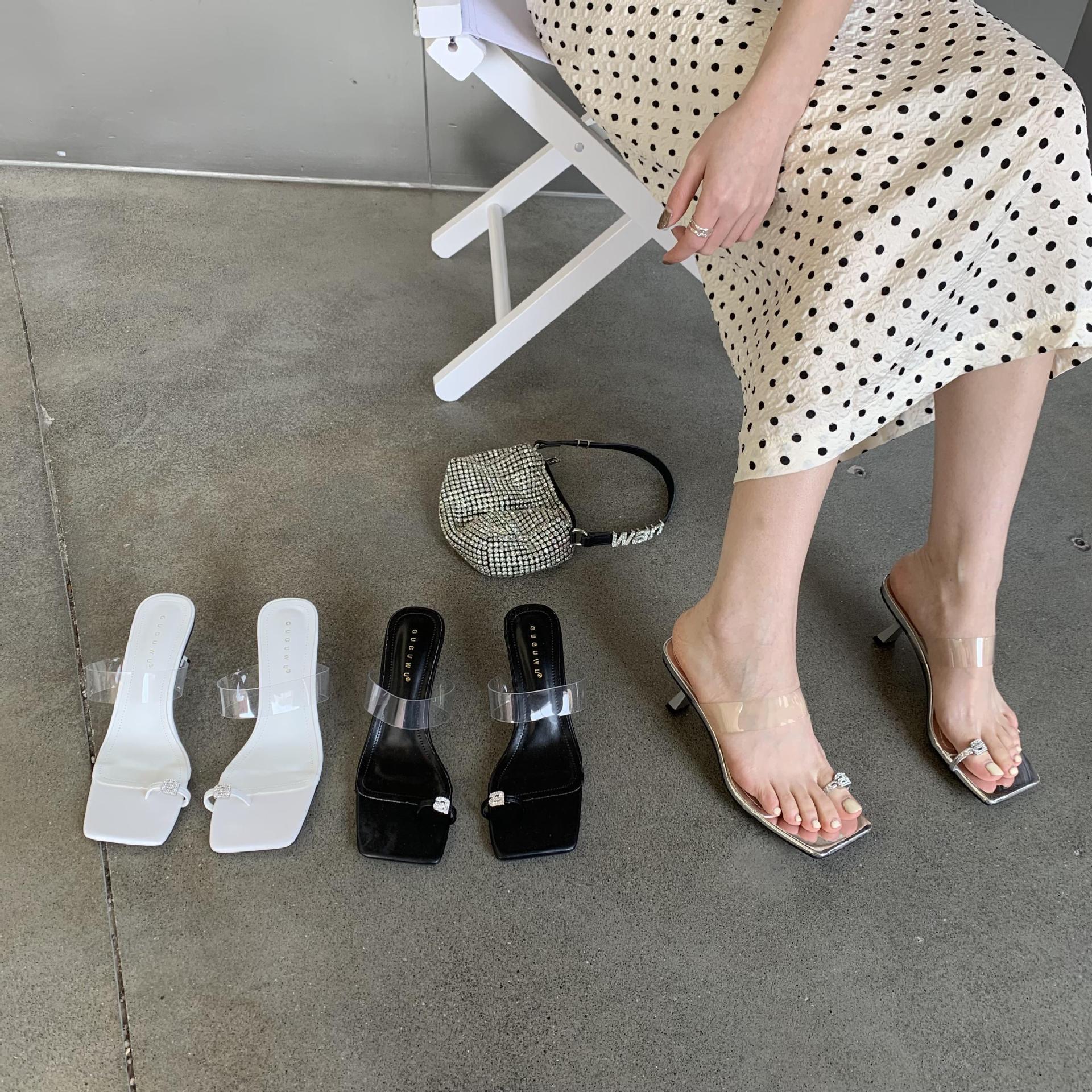 Sandals spring and summer new products high heel soft rubber square head pinch foot rhinestone letter thin heel medium heel slippers transparent 39 чёрный
Sandals spring and summer new products high heel soft rubber square head pinch foot rhinestone letter thin heel medium heel slippers transparent 39 чёрный