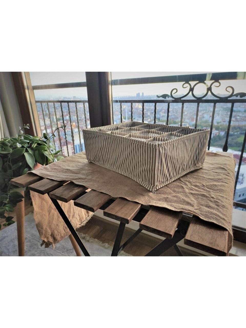 Foldable 12-Compartment Storage Organizer - Ideal for Socks, Underwear, and Accessories
Foldable 12-Compartment Storage Organizer - Ideal for Socks, Underwear, and Accessories