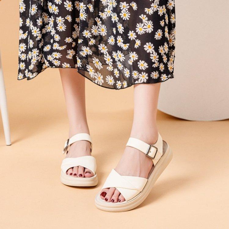 Platform sandals, new casual outer wear in summer, flat-bottomed small fragrant style with skirt, two sandals. 41
Platform sandals, new casual outer wear in summer, flat-bottomed small fragrant style with skirt, two sandals. 41
