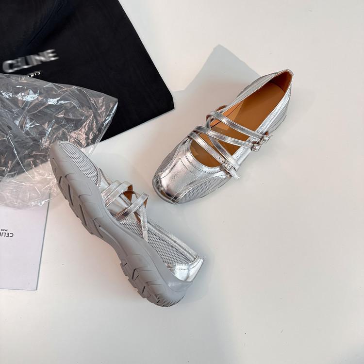 Design sense Internet celebrity women s shoes 2025 autumn new niche with skirt Korean version retro shallow mouth Mary Jane single shoes 40 серебряный
Design sense Internet celebrity women s shoes 2025 autumn new niche with skirt Korean version retro shallow mouth Mary Jane single shoes 40 серебряный