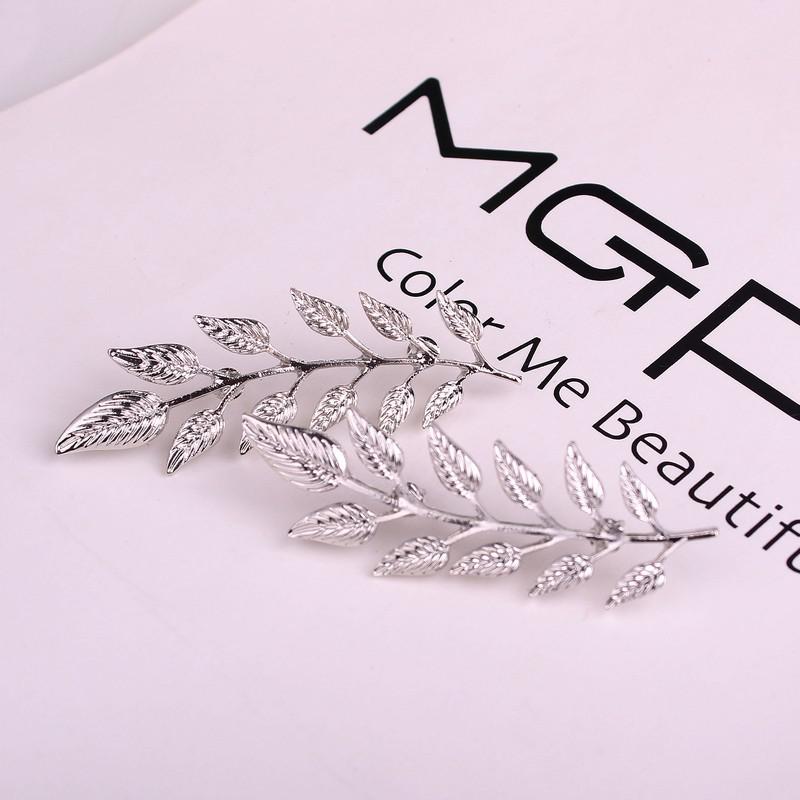 European And American Style Retro Golden Leaves Suit Collar Shirt Collar Pin Buckle Collar Clip Brooch Unisex Rhinestone Brooch мідний
European And American Style Retro Golden Leaves Suit Collar Shirt Collar Pin Buckle Collar Clip Brooch Unisex Rhinestone Brooch мідний