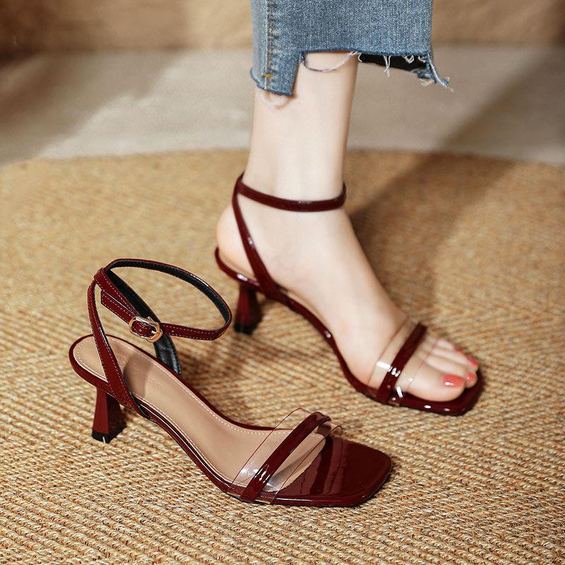 Transparent high-heeled sandals women s thin heels sexy new nude square head with high heels 34 бордовий
Transparent high-heeled sandals women s thin heels sexy new nude square head with high heels 34 бордовий