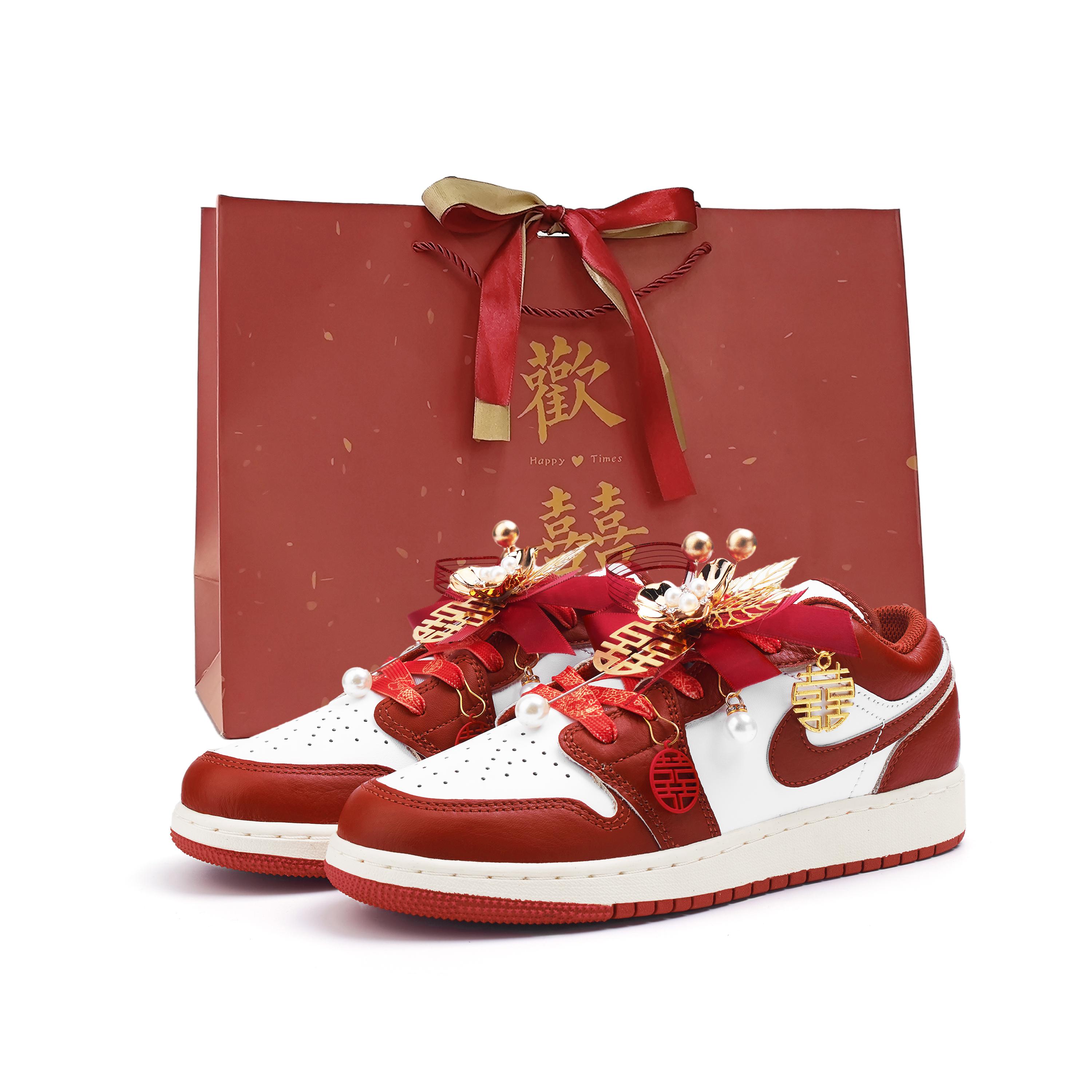 Jordan Air Jordan 1 Low top Vintage Basketball Shoes Women s Red FJ3465-160(Team676-SBOX) 40
Jordan Air Jordan 1 Low top Vintage Basketball Shoes Women s Red FJ3465-160(Team676-SBOX) 40