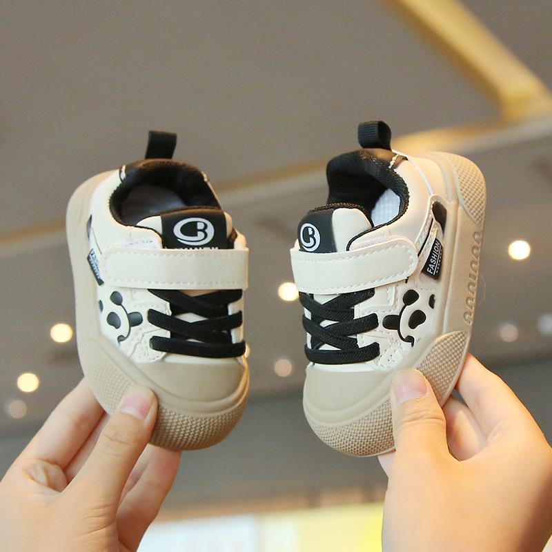 Spring & Autumn Soft Sole Baby Walking Shoes with Cartoon Design and Velcro Closure - Non-slip for Boys & Girls Full Set 16-20 (5 pairs)
Spring & Autumn Soft Sole Baby Walking Shoes with Cartoon Design and Velcro Closure - Non-slip for Boys & Girls Full Set 16-20 (5 pairs)