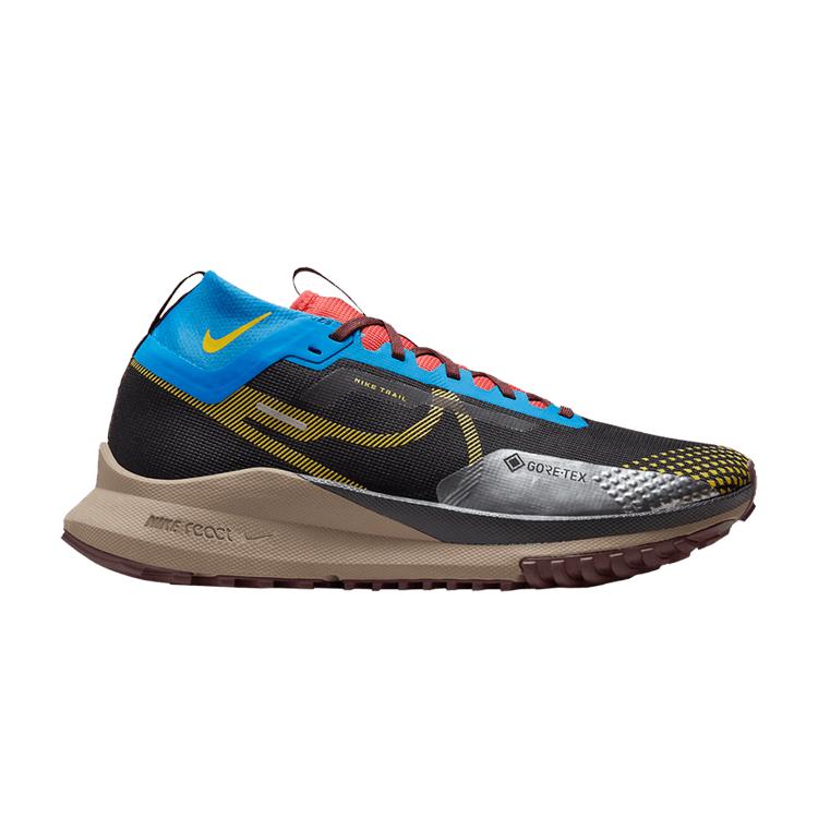 Мужские кроссовки Nike React Pegasus Trail 4 GORE-TEX Black Vivid Sulphur светло-фото-синие трек-красные DJ7926-003
Мужские кроссовки Nike React Pegasus Trail 4 GORE-TEX Black Vivid Sulphur светло-фото-синие трек-красные DJ7926-003
