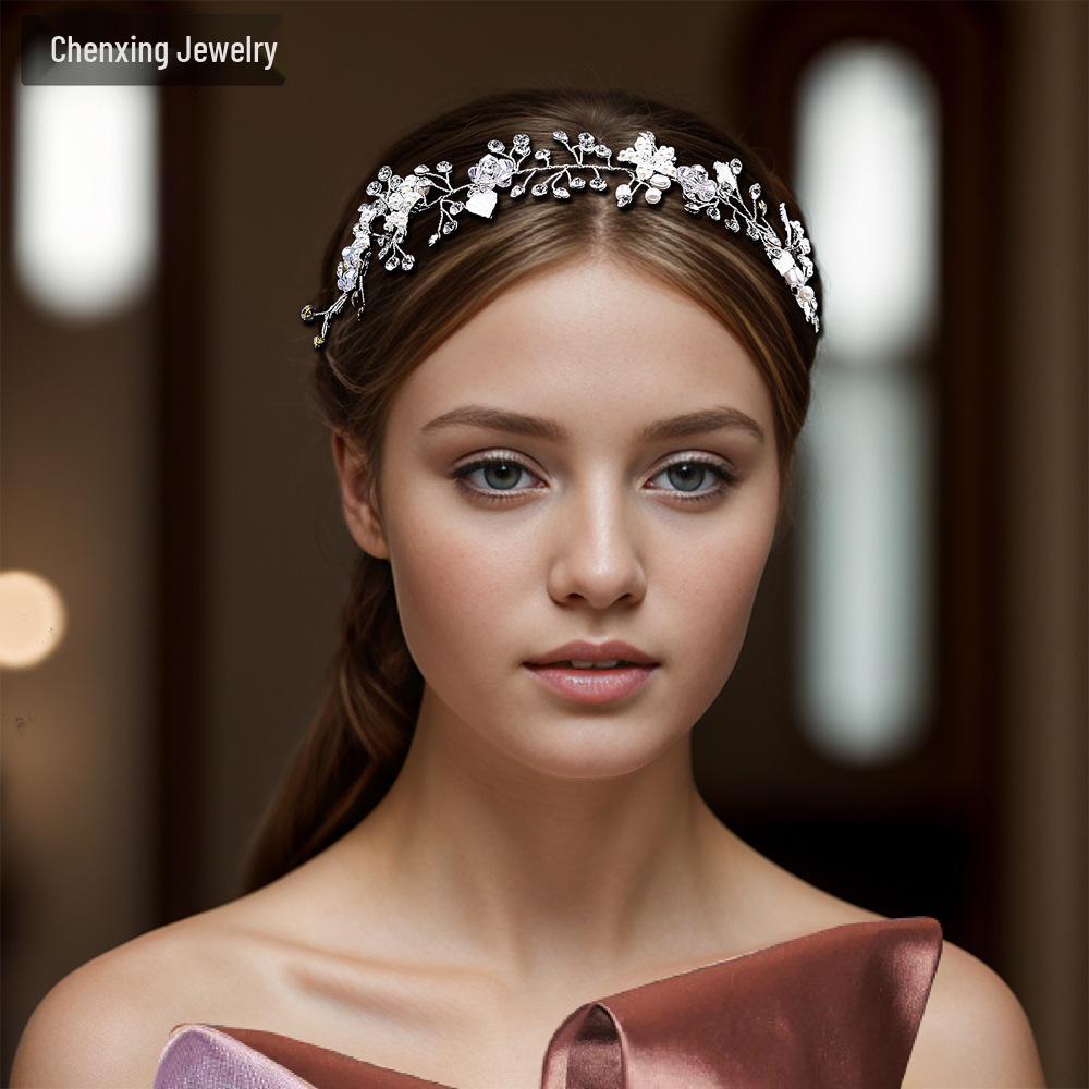 Chenxing Элегантная свадебная повязка на голову со стразами – Винтажный европейский и корейский стиль
Chenxing Элегантная свадебная повязка на голову со стразами – Винтажный европейский и корейский стиль
