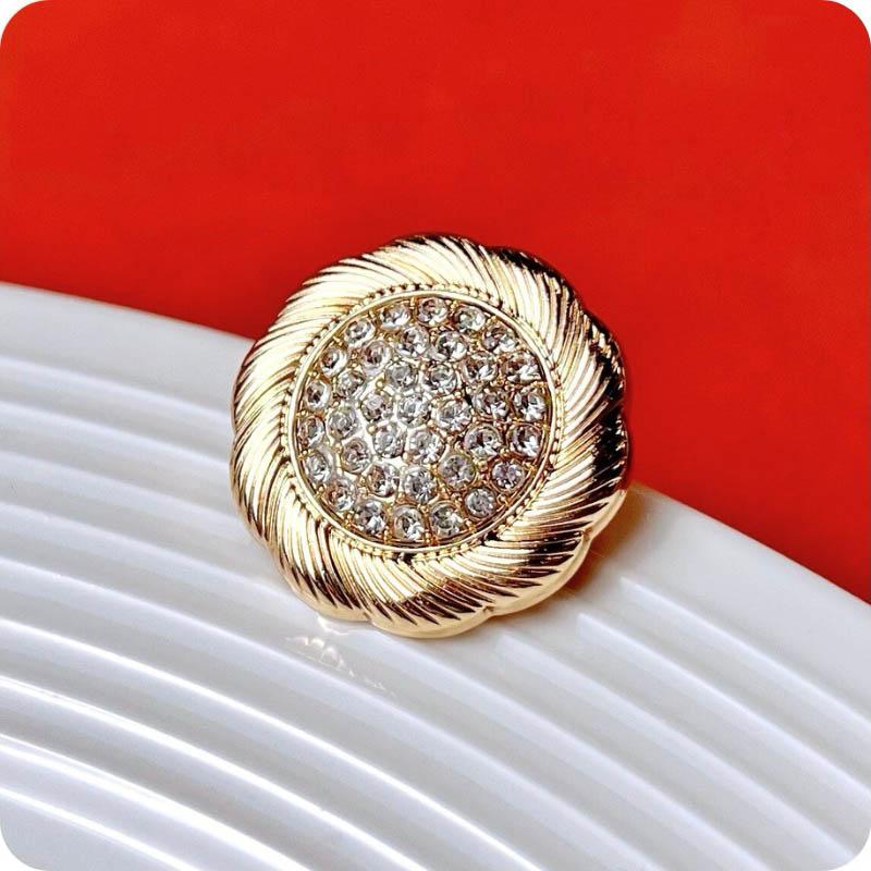 10pcs 18MM/23MM Metal Button Sewing Clothing Accessory Inlaid Rhinestone High-Grade Button Golden Flower Shape Buttons DIy Craft 18mm
10pcs 18MM/23MM Metal Button Sewing Clothing Accessory Inlaid Rhinestone High-Grade Button Golden Flower Shape Buttons DIy Craft 18mm