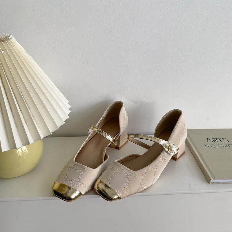 Розовые французские туфли-лодочки на толстом каблуке, с юбкой, с открытым мыском, женские, новая весна 2025, ретро, маленькие ароматные туфли Мэри Джейн 35
Розовые французские туфли-лодочки на толстом каблуке, с юбкой, с открытым мыском, женские, новая весна 2025, ретро, маленькие ароматные туфли Мэри Джейн 35