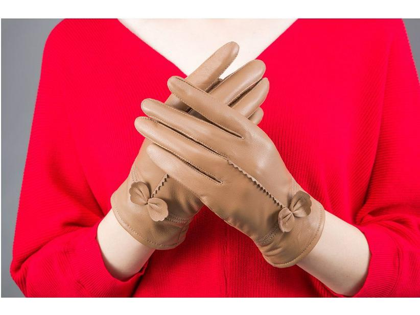 Жіночі зимові рукавички з натуральної овчини - теплі та стильні для холодної погоди One Size
Жіночі зимові рукавички з натуральної овчини - теплі та стильні для холодної погоди One Size