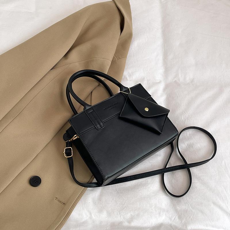 Новый однотонный цвет, улучшенная текстура, красивый темперамент, женская сумка для деловых поездок, простая повседневная и универсальная наплечная сумка-мессенджер чёрный
Новый однотонный цвет, улучшенная текстура, красивый темперамент, женская сумка для деловых поездок, простая повседневная и универсальная наплечная сумка-мессенджер чёрный