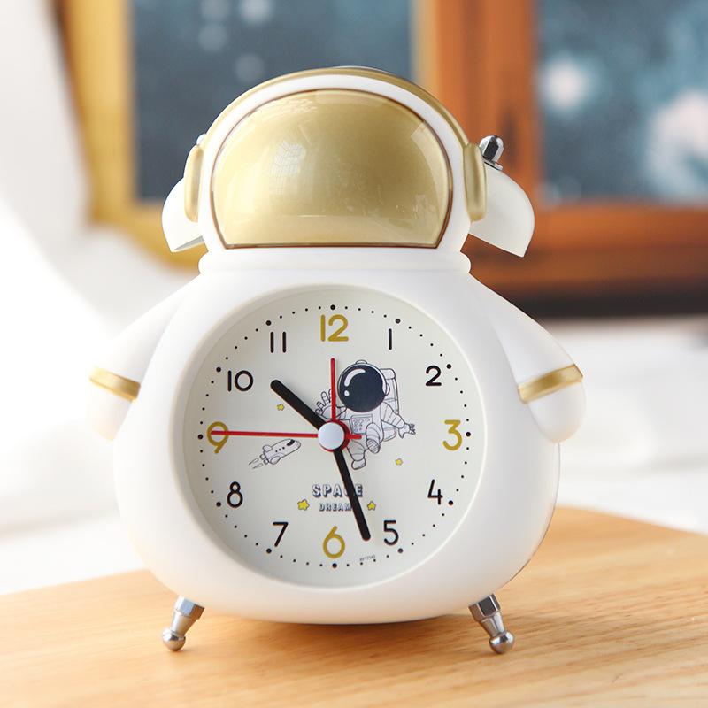 Детский прикроватный светящийся бесшумный будильник с мультяшным астронавтом и функцией подметания 3 Inch
Детский прикроватный светящийся бесшумный будильник с мультяшным астронавтом и функцией подметания 3 Inch