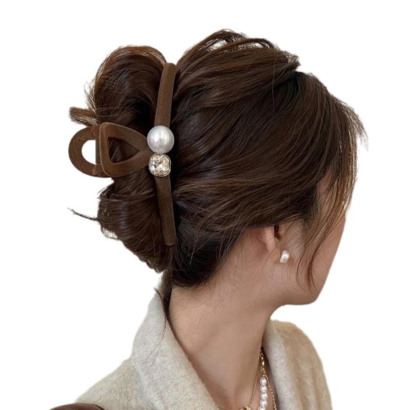1pc Velvet Pearl Grasp Clip Large New Hairpin for Women, High Grade, Shark Clip Sparkling Diamond Hair Accessories
1pc Velvet Pearl Grasp Clip Large New Hairpin for Women, High Grade, Shark Clip Sparkling Diamond Hair Accessories