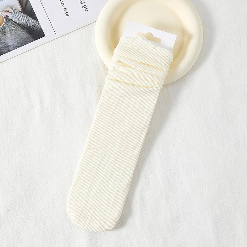 Одна пара японских корейских женских тонких ледяных свободных гольфов до икры, летние нейлоновые носки, носки однотонные в стиле колледжа
Одна пара японских корейских женских тонких ледяных свободных гольфов до икры, летние нейлоновые носки, носки однотонные в стиле колледжа