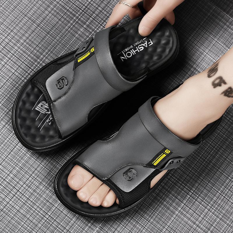 Trendy brand summer new leather slippers men s fashion casual breathable cool slippers driving soft-soled beach shoes 44 сірий колір
Trendy brand summer new leather slippers men s fashion casual breathable cool slippers driving soft-soled beach shoes 44 сірий колір