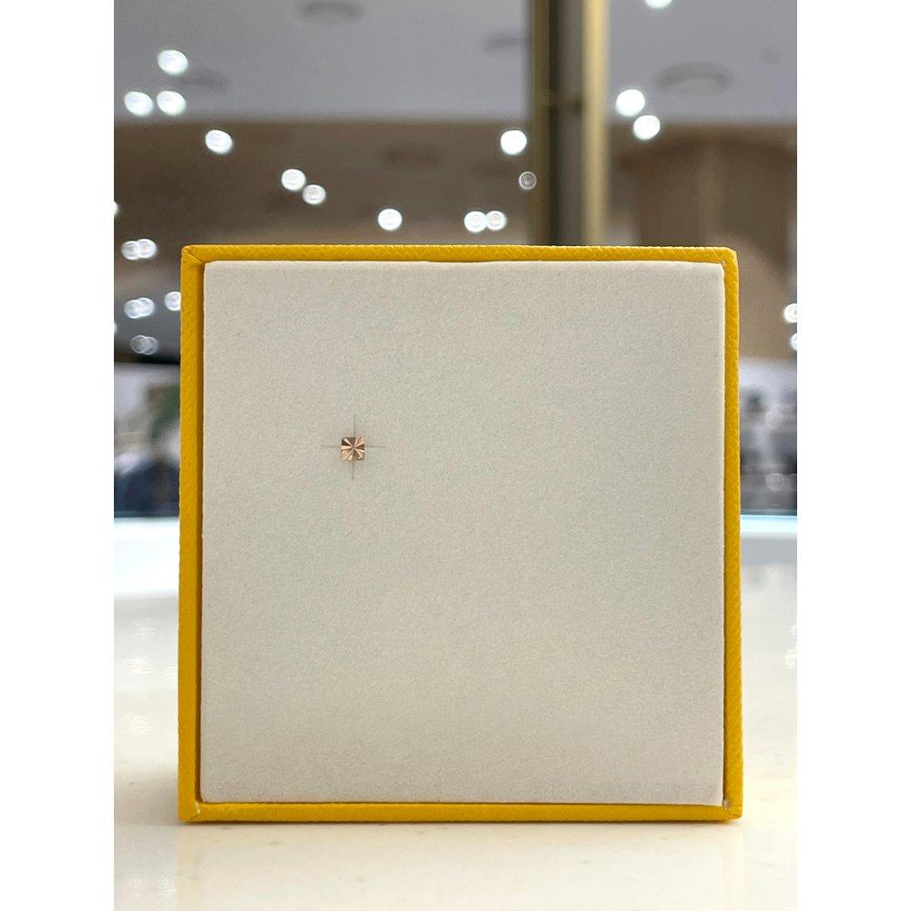 Roseedor Fepr-G-1653 14K Windmill Square Piercing 282100010
Roseedor Fepr-G-1653 14K Windmill Square Piercing 282100010