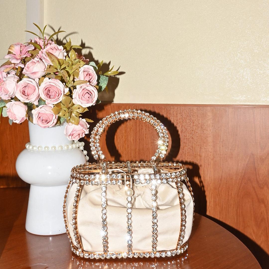 Ladies Rhinestone Evening Bag Fashionable Banquet Luxury Designer Handbag Metal Unique Bucket Versatile Women Tote Bag шампанського
Ladies Rhinestone Evening Bag Fashionable Banquet Luxury Designer Handbag Metal Unique Bucket Versatile Women Tote Bag шампанського