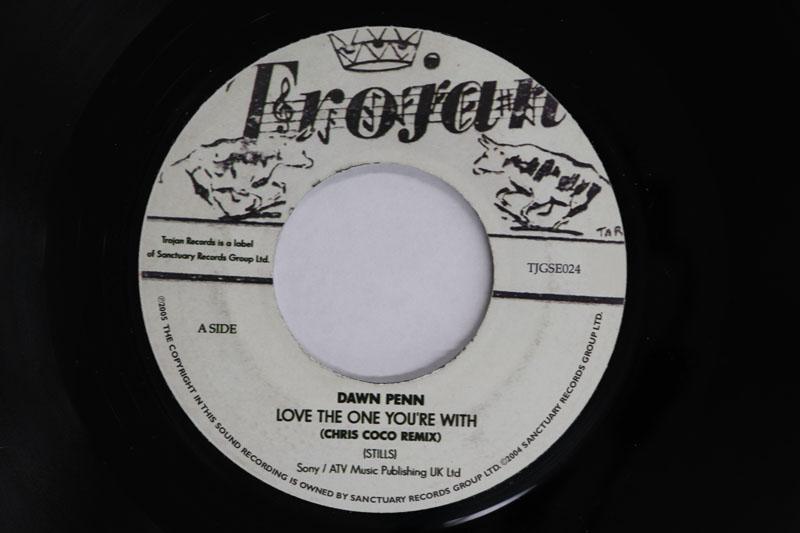 7inch Record DAWN PENN Love The One Youre With Love Dub TJGSE024 Trojan Records 2005 UK Reggae Ska Dub Used
7inch Record DAWN PENN Love The One Youre With Love Dub TJGSE024 Trojan Records 2005 UK Reggae Ska Dub Used