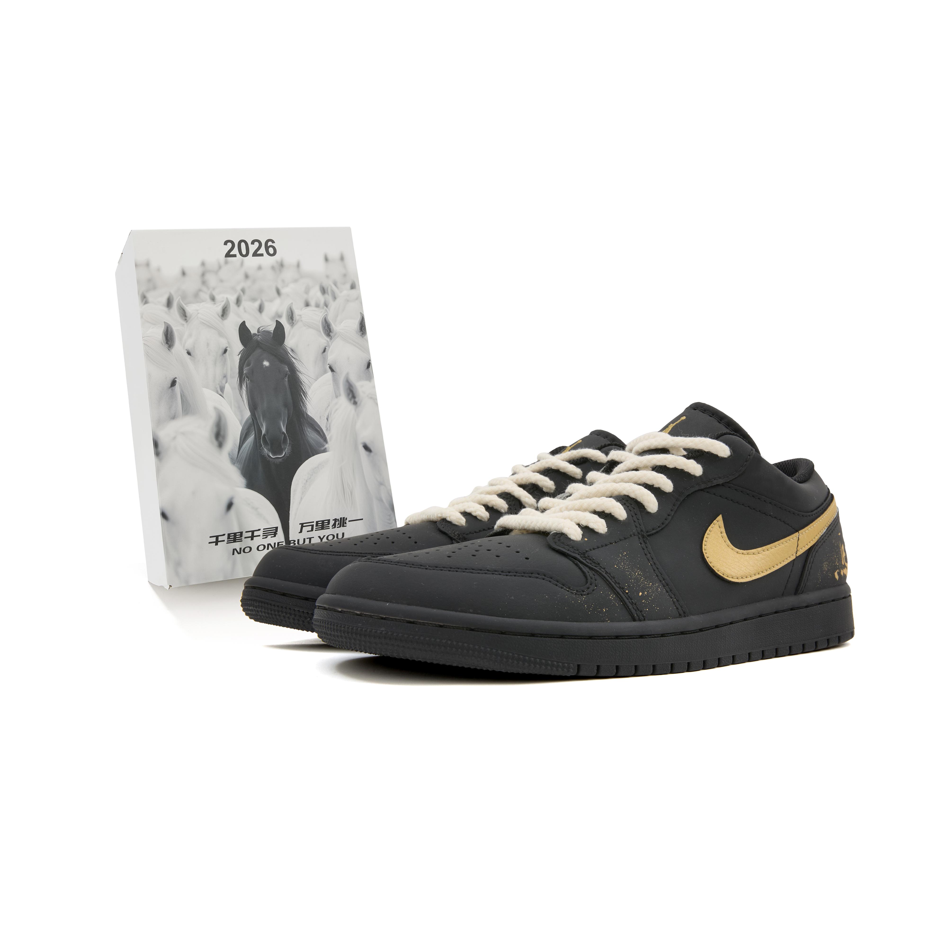 Jordan Air Jordan 1 Abrasion Resistant Low top Vintage Basketball Shoes Men s Black Gold 553558-081(Team970-) 44.5
Jordan Air Jordan 1 Abrasion Resistant Low top Vintage Basketball Shoes Men s Black Gold 553558-081(Team970-) 44.5