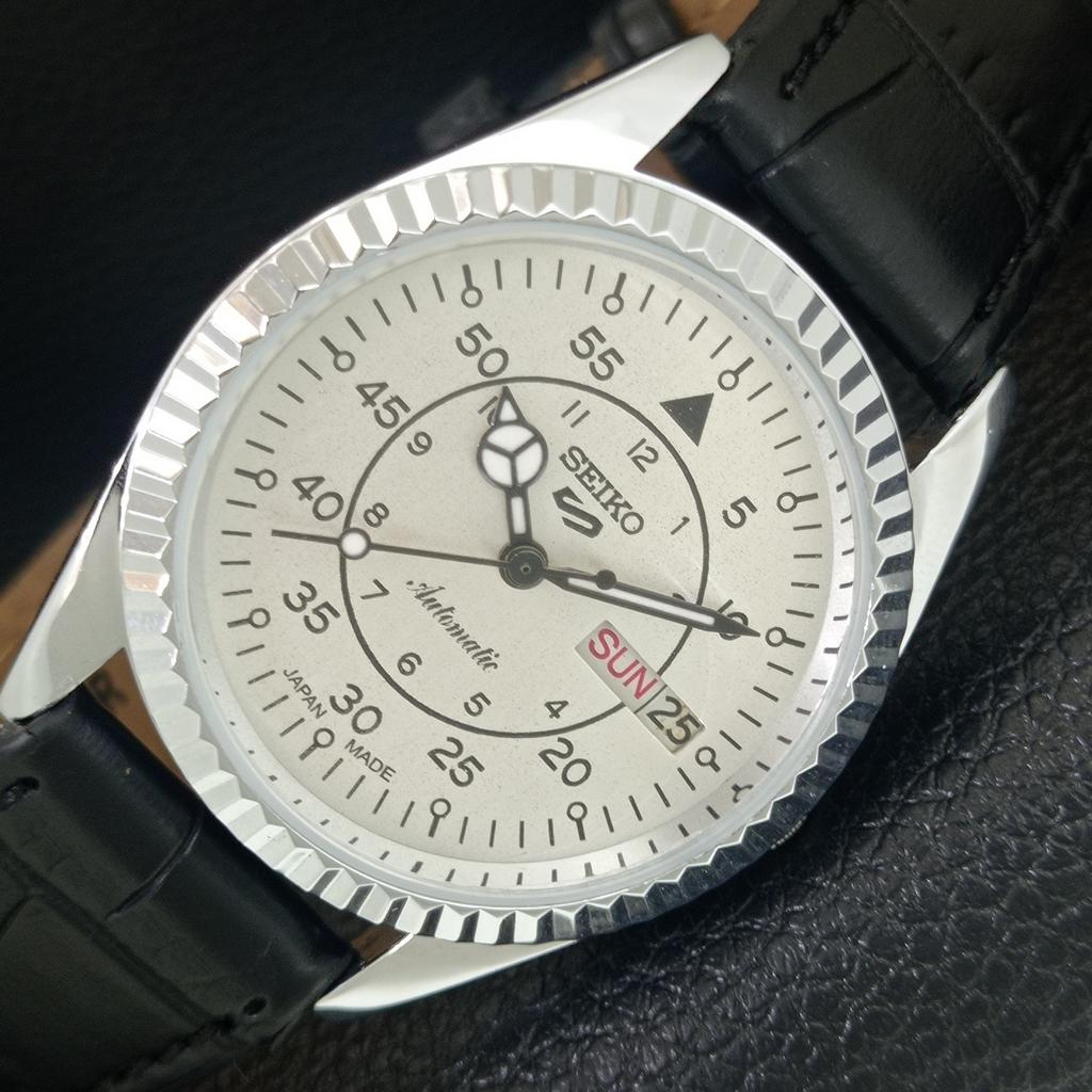 ЯПОНСКИЕ ВИНТАЖНЫЕ ОТРЕМОНТИРОВАННЫЕ МУЖСКИЕ СЕРЕБРИСТЫЕ ЧАСЫ SEIKO 5 АВТОМАТИЧЕСКИЕ 6309A a442923-1
ЯПОНСКИЕ ВИНТАЖНЫЕ ОТРЕМОНТИРОВАННЫЕ МУЖСКИЕ СЕРЕБРИСТЫЕ ЧАСЫ SEIKO 5 АВТОМАТИЧЕСКИЕ 6309A a442923-1