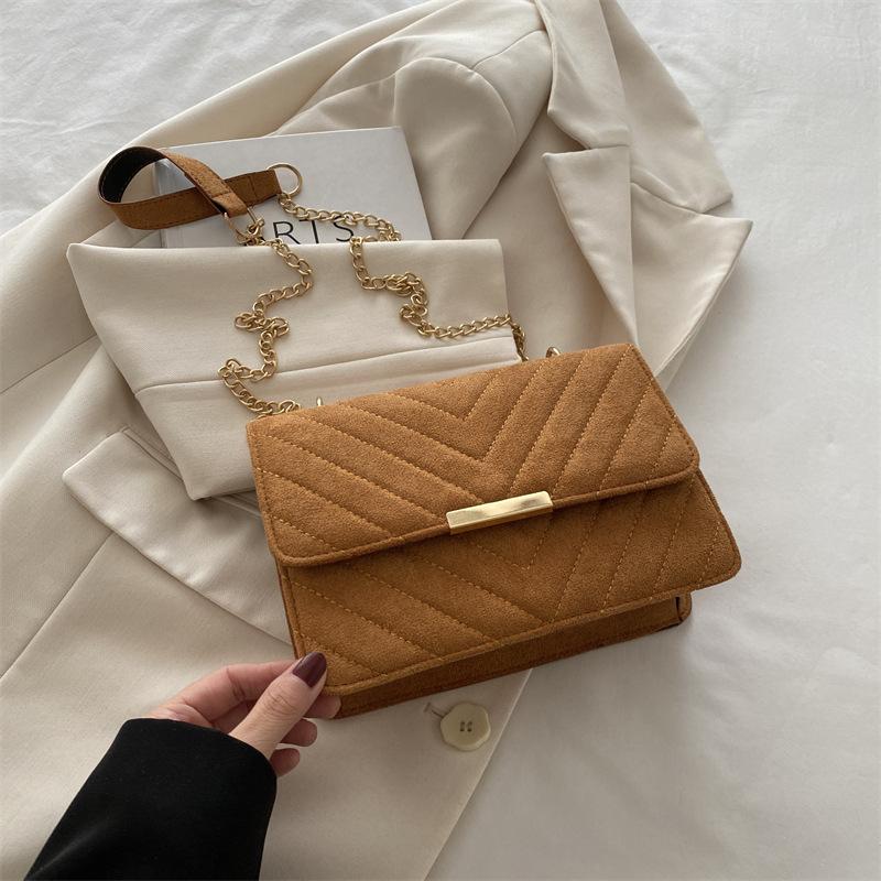 Stylish and simple chain bag women s 2025 spring new texture ins small square bag retro commuter messenger women s bag коричневый
Stylish and simple chain bag women s 2025 spring new texture ins small square bag retro commuter messenger women s bag коричневый