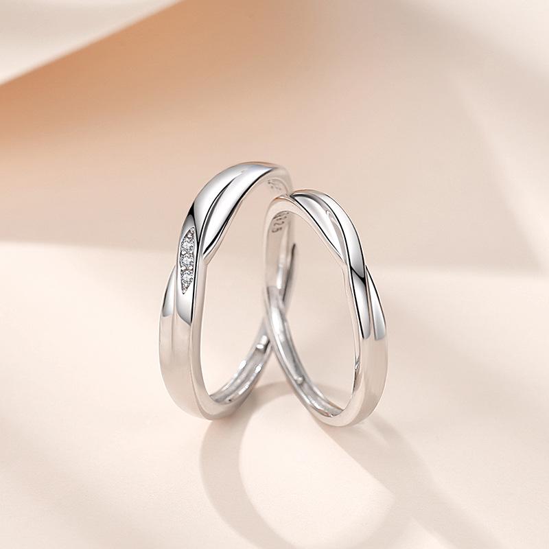 S925 Sterling Silver Möbius Couple Rings: Trendy & Simple Luxury Jewelry for Men & Women Adjustable
S925 Sterling Silver Möbius Couple Rings: Trendy & Simple Luxury Jewelry for Men & Women Adjustable