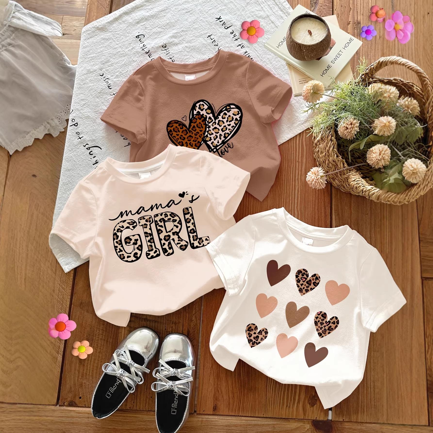 Girls Cute Love Letter Leopard Pattern Comfortable and Fashionable Round Neck Short-sleeved T-shirt for Children and Middle-aged Children 4Y білий
Girls Cute Love Letter Leopard Pattern Comfortable and Fashionable Round Neck Short-sleeved T-shirt for Children and Middle-aged Children 4Y білий