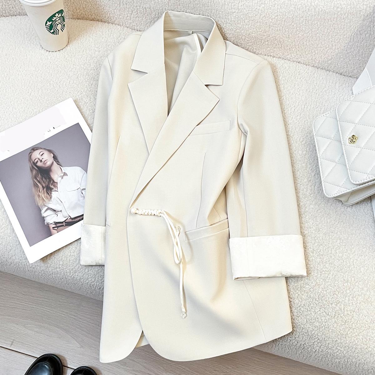 Женский бежевый повседневный пиджак - Лето 2025 Стиль богини темперамента Medium бежевый
Женский бежевый повседневный пиджак - Лето 2025 Стиль богини темперамента Medium бежевый