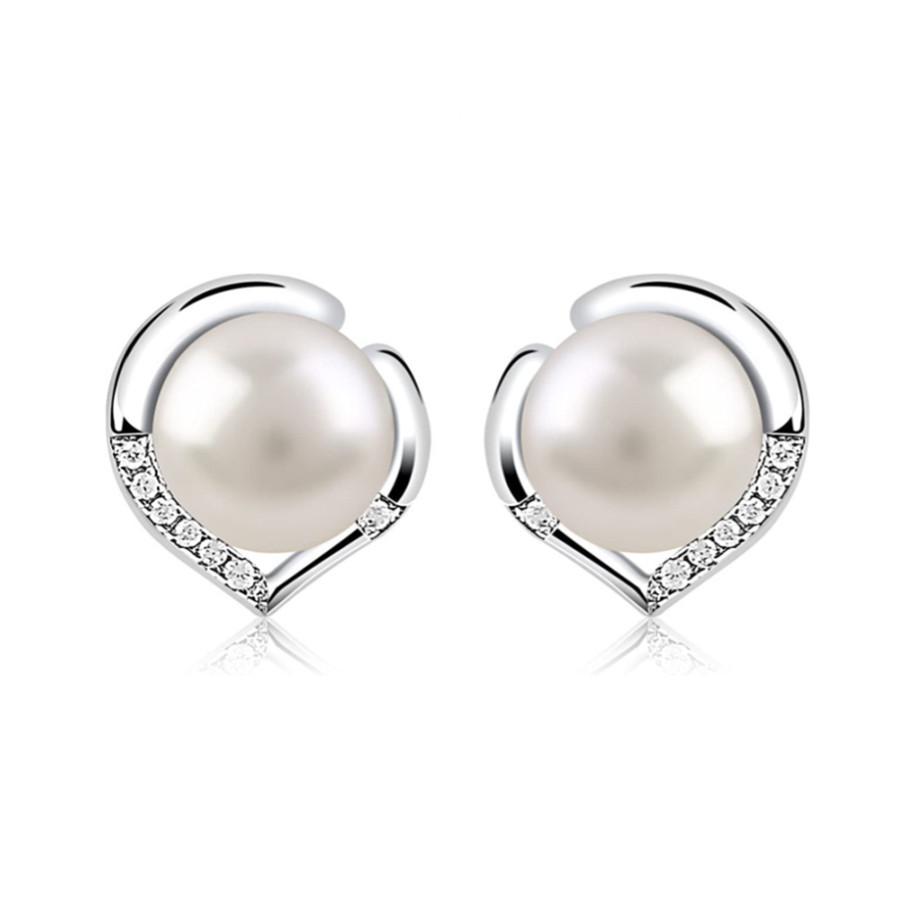 Fashion Freshwater Stud Earrings, High-End Love Earrings, Versatile Temperament Earrings 925 silver
Fashion Freshwater Stud Earrings, High-End Love Earrings, Versatile Temperament Earrings 925 silver