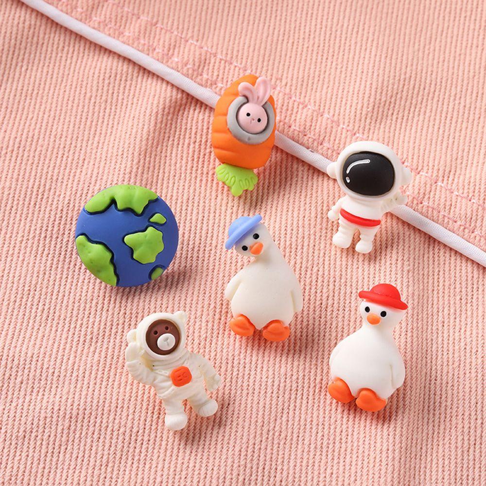 Earth Cartoon Women Friends Gifts Ladies Boys Lapel Pins Astronaut Brooch Anti Light Buckle Party
Earth Cartoon Women Friends Gifts Ladies Boys Lapel Pins Astronaut Brooch Anti Light Buckle Party