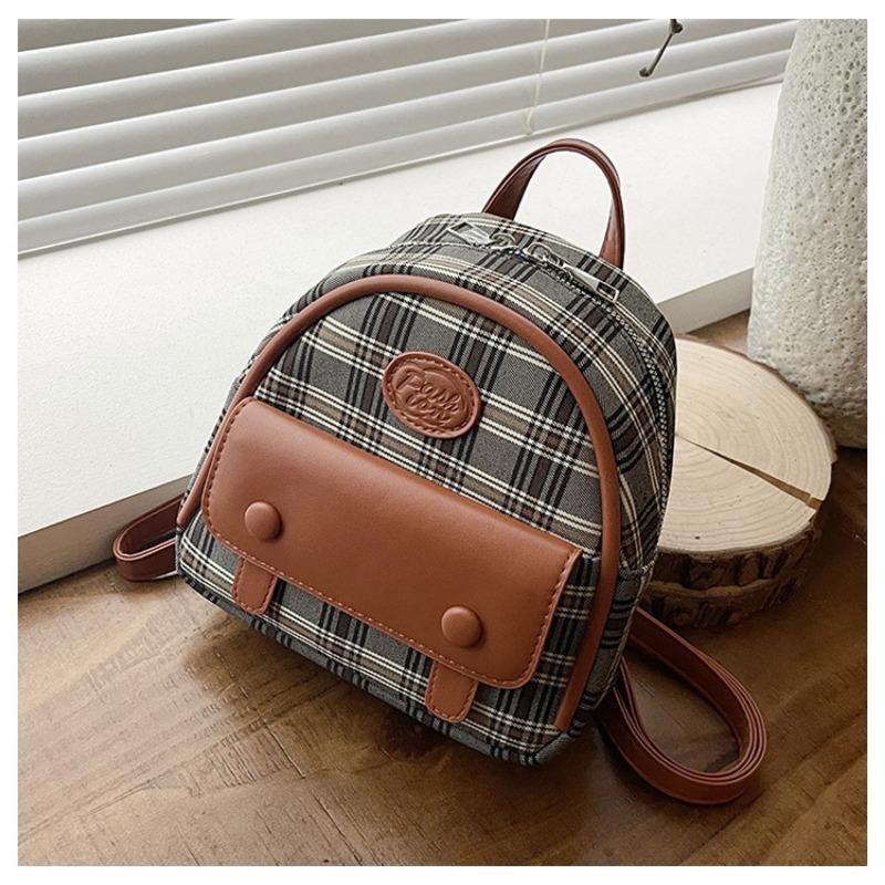 Ретро модный мини-рюкзак женский новый летний высококлассный легкий дорожный клетчатый маленький рюкзак чёрный
Ретро модный мини-рюкзак женский новый летний высококлассный легкий дорожный клетчатый маленький рюкзак чёрный