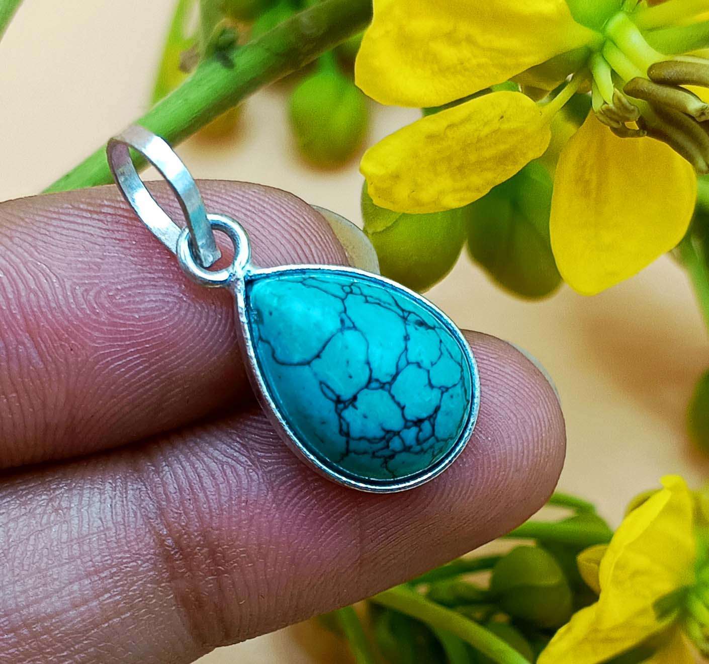 Кулон с бирюзовым драгоценным камнем, стерлинговое серебро 925 пробы, позолоченные ювелирные изделия ручной работы omcj-HPP365
Кулон с бирюзовым драгоценным камнем, стерлинговое серебро 925 пробы, позолоченные ювелирные изделия ручной работы omcj-HPP365