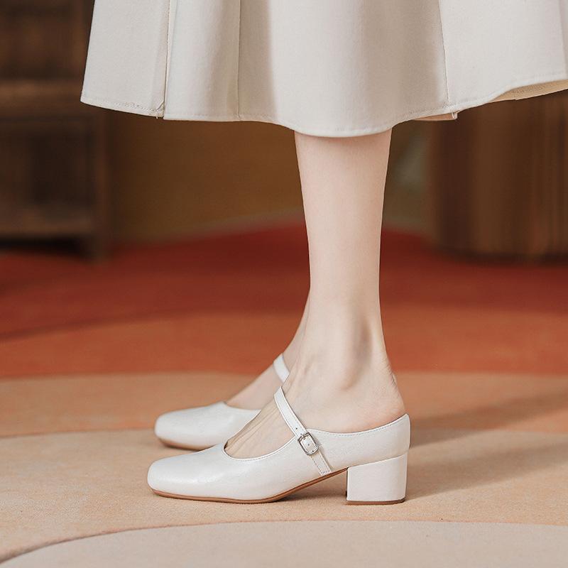 Sandals silver thick heel square head light mouth single shoes women s shoes new small inner height increase outer wear 39
Sandals silver thick heel square head light mouth single shoes women s shoes new small inner height increase outer wear 39