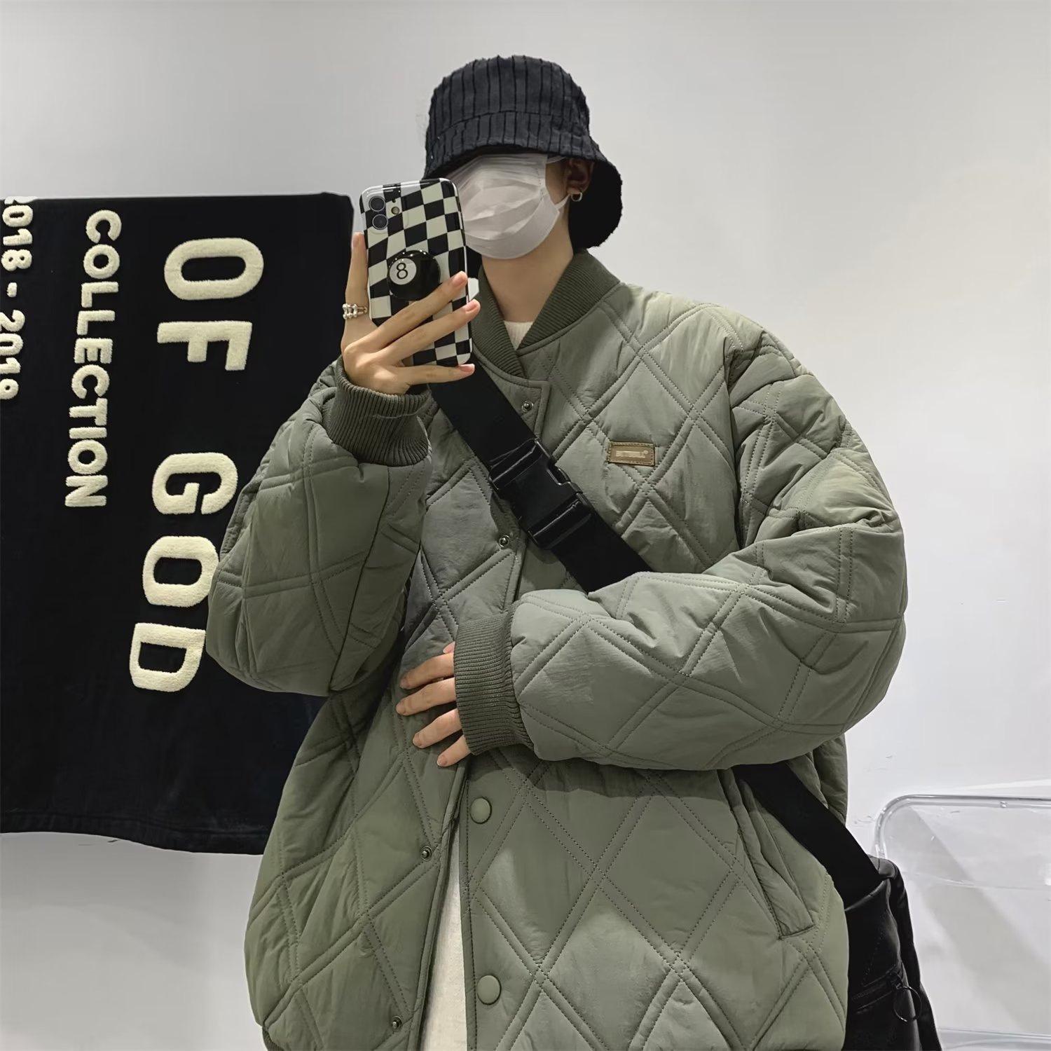 Мужская бейсбольная куртка из хлопка с узором «Rombie Checkered» 2023 года — теплая, плотная, модная зимняя куртка XL бежевый
Мужская бейсбольная куртка из хлопка с узором «Rombie Checkered» 2023 года — теплая, плотная, модная зимняя куртка XL бежевый