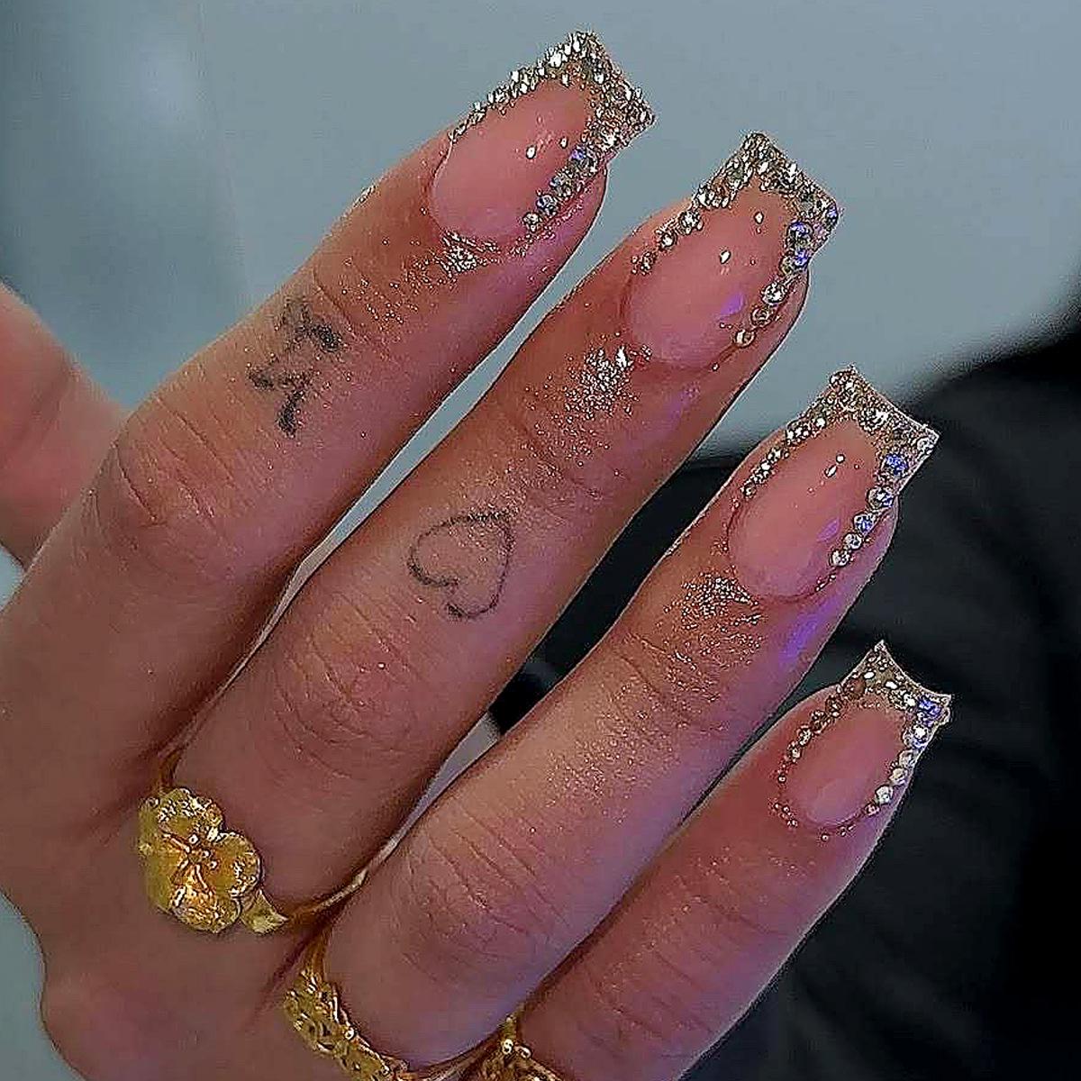 French Rhinestone Manicure Nail Patches: European and American Flash Diamond Long Wearable Nails
French Rhinestone Manicure Nail Patches: European and American Flash Diamond Long Wearable Nails