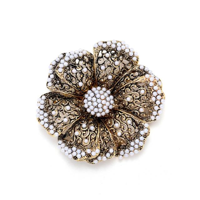 Chic Style Stylish Pearl Begonia Flower Brooches Retro Bold Exaggerated Coat Pin Accessories Women S Cardigan ButtonFashion Jewelry
Chic Style Stylish Pearl Begonia Flower Brooches Retro Bold Exaggerated Coat Pin Accessories Women S Cardigan ButtonFashion Jewelry