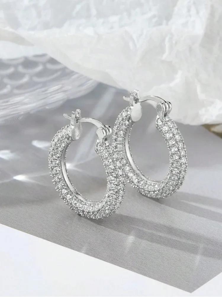 Copper Metal Classic Sparkling Circle Zircon Ring Designed For Women Engagement Wedding Luxury Trendy Fashion High Quality High Quality Fine High серебряный
Copper Metal Classic Sparkling Circle Zircon Ring Designed For Women Engagement Wedding Luxury Trendy Fashion High Quality High Quality Fine High серебряный
