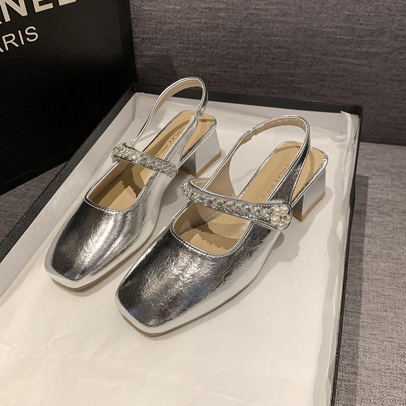 Французские туфли Мэри Джейн на высоком каблуке со стразами Женские летние 2025 Универсальные женские сандалии с толстым каблуком и пряжкой Ретро ремешок Обувь на платформе 40 серебряный
Французские туфли Мэри Джейн на высоком каблуке со стразами Женские летние 2025 Универсальные женские сандалии с толстым каблуком и пряжкой Ретро ремешок Обувь на платформе 40 серебряный