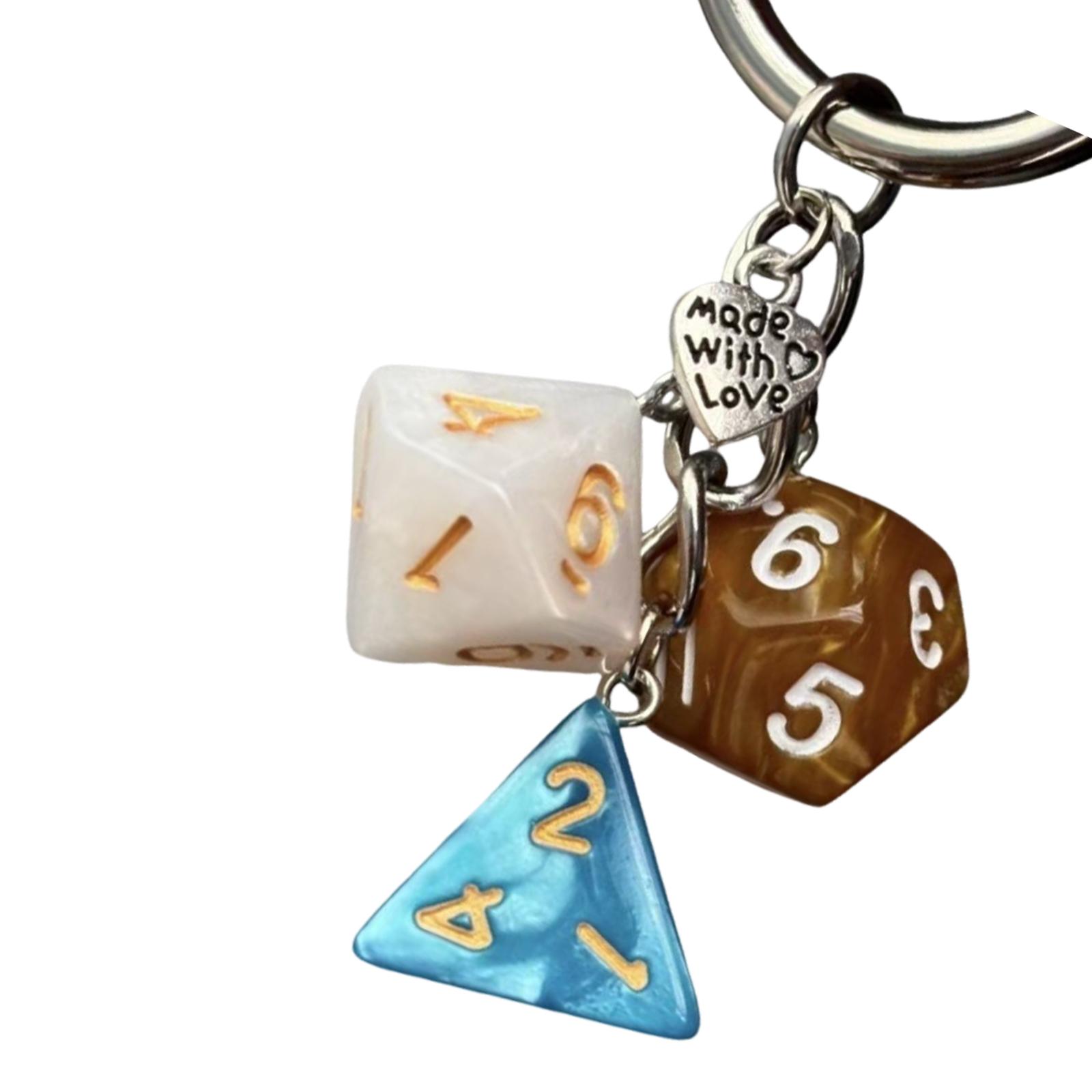 Модные маленькие игральные кости, брелки для софтбола, прочные смоляные материалы, спортивные тематические подвески, портативные модные аксессуары 1
Модные маленькие игральные кости, брелки для софтбола, прочные смоляные материалы, спортивные тематические подвески, портативные модные аксессуары 1