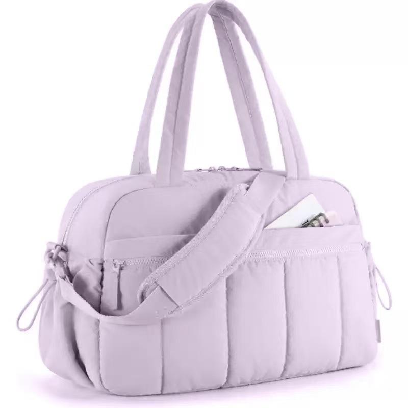 Fitness bag women s fashionable lightweight shoulder bag short trip and business luggage handbag фіолетовий
Fitness bag women s fashionable lightweight shoulder bag short trip and business luggage handbag фіолетовий