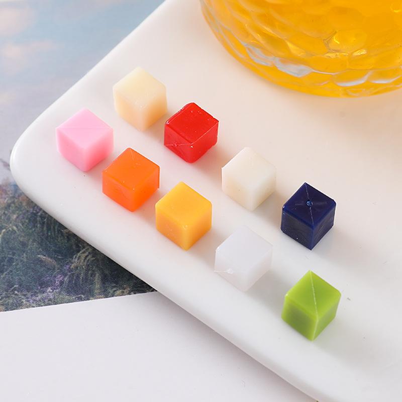 100PC imulated Fruit Chunks Artificial Fruit Model Ice Cream Decor Mini coconut Apple Pear Mango Slices Dessert Shop Decor Props 0.8X0.8CM
100PC imulated Fruit Chunks Artificial Fruit Model Ice Cream Decor Mini coconut Apple Pear Mango Slices Dessert Shop Decor Props 0.8X0.8CM