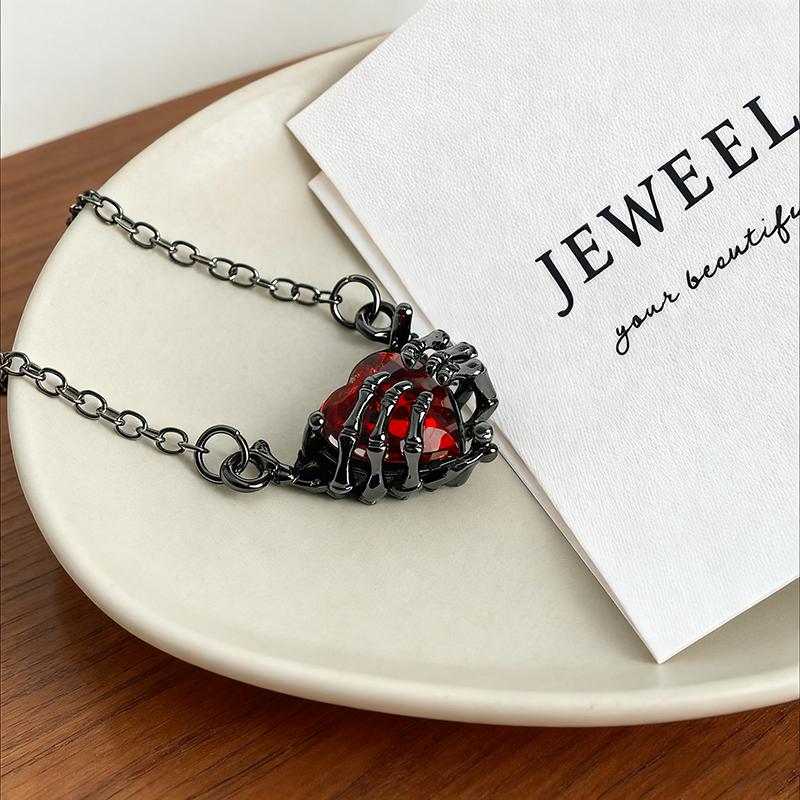 Retro Gothic Red Love Skull Claw Pendant Necklace Suitable For Men And Women Punk Retro Creative Halloween Party Zircon Gifts
Retro Gothic Red Love Skull Claw Pendant Necklace Suitable For Men And Women Punk Retro Creative Halloween Party Zircon Gifts
